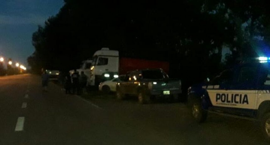 CAMIONEROS DE MONTE MAÍZ SE SUMAN A LA PROTESTA