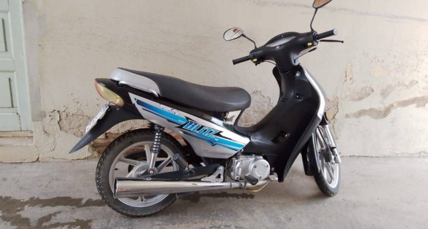 ROBARON UNA MOTO EN B° MONTERREY