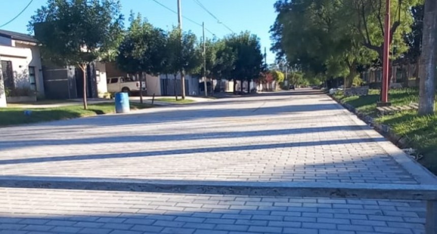 COLOCACIÓN DE ADOQUINES EN CALLE SALTA