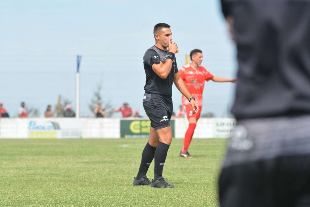 ÁRBITRO DE LA BECCAR EN EL REGIONAL FEDERAL AMATEUR