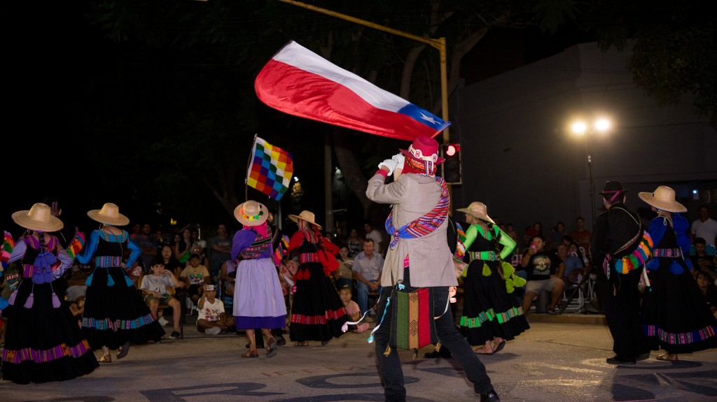 ARTISTAS CHILENOS CAUTIVARON AL PÚBLICO DE MONTE MAÍZ