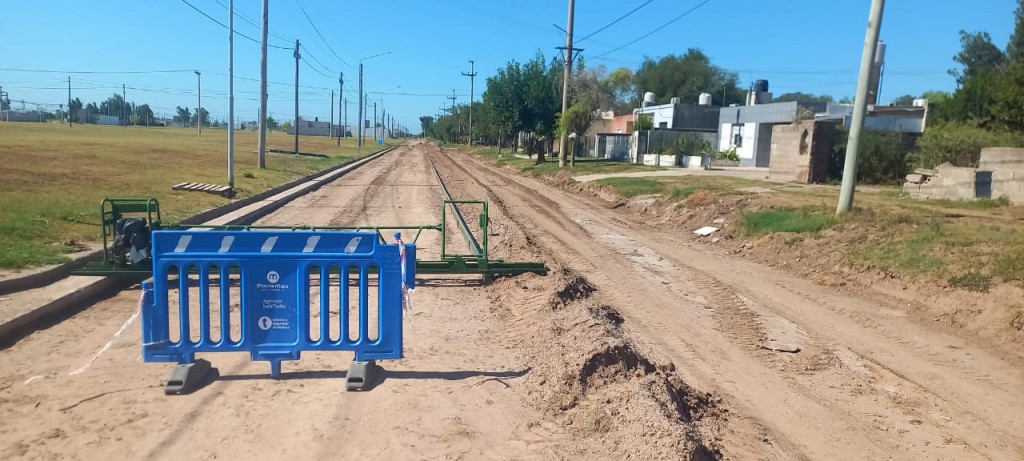 NIVELACIÓN Y COMPACTACIÓN DE SUELO EN CALLE LA PAMPA