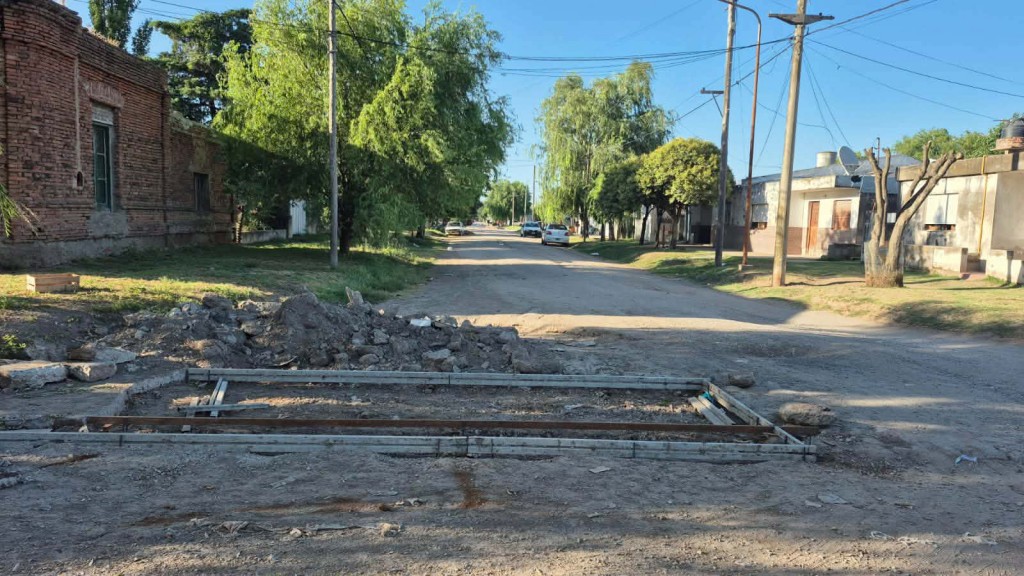 INICIO DE OBRA DE RECONSTRUCCIÓN DE BADENES