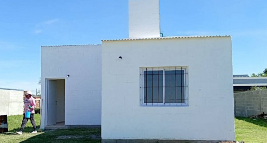 COLONIA BARGE: ENTREGA DE VIVIENDA DE PROGRAMA PROVINCIAL