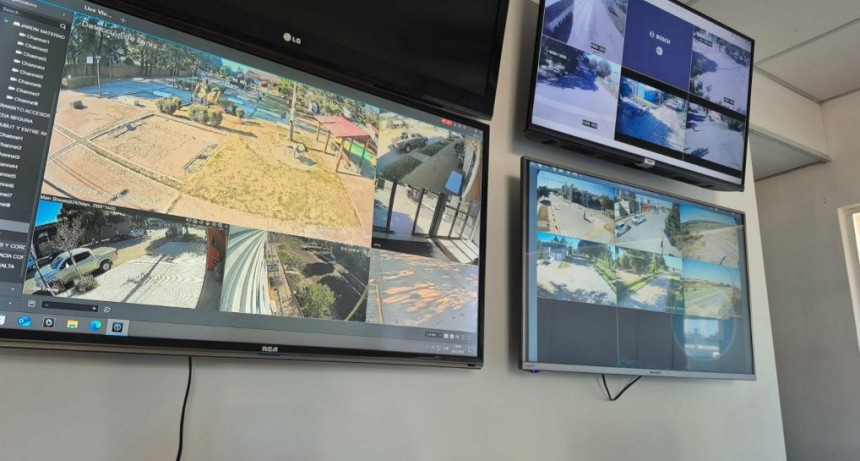 CON LOS OJOS PUESTOS EN EL PUEBLO