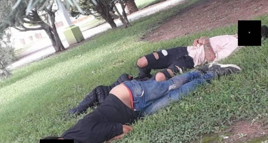 LABORDE: ESCENA DE SEXO EN LA PLAZA