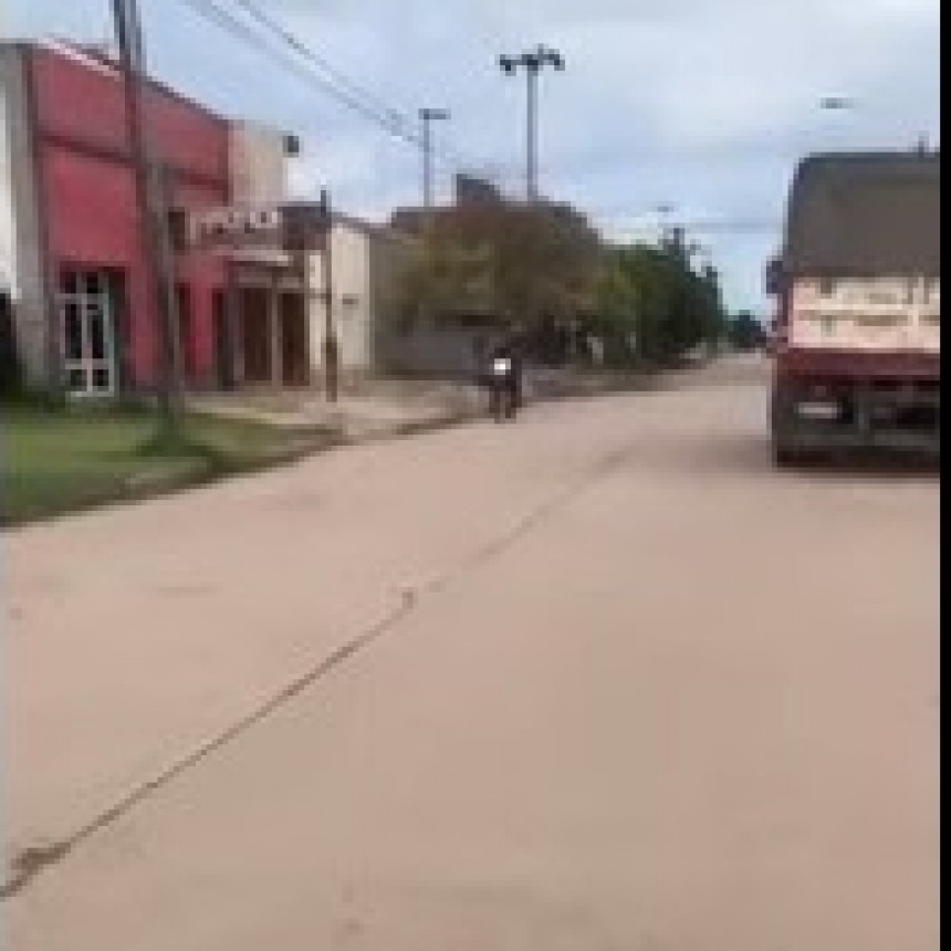 INSPECTOR DE TRÁNSITO EN CONTRAMANO CON LA MOTO