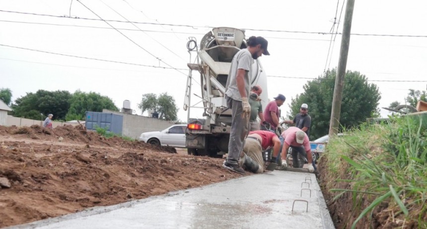 CORDÓN CUNETA EN CALLE RÍO NEGRO