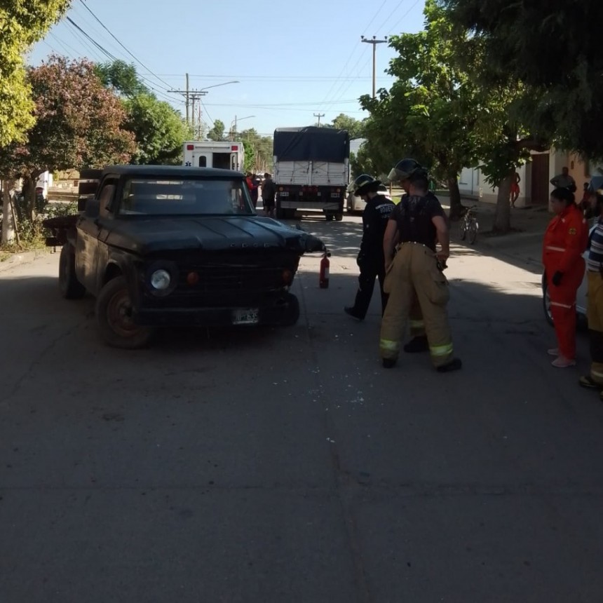 COLISIÓN DE CAMIONETA CON ACOPLADO