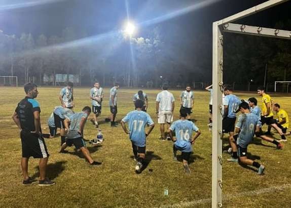 RENNY COMENZÓ CON LOS AMISTOSOS