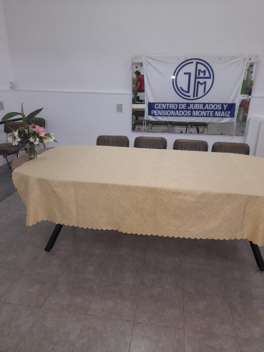 PINTARON DEPENDENCIAS DEL CENTRO DE JUBILADOS