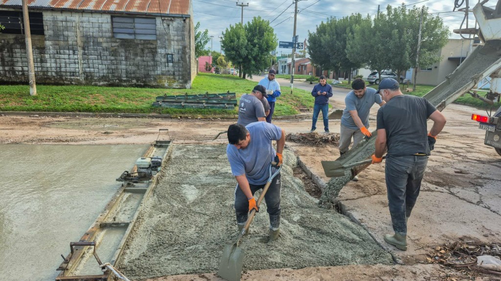 SE COMPLET&Oacute; REPAVIMENTACI&Oacute;N DE MEDIA CALZADA