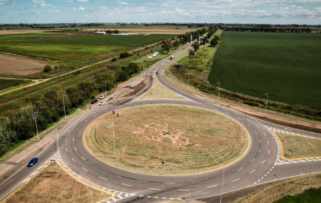 EL GOBERNADOR HABILITÓ REPAVIMENTACIÓN DE RUTA 11