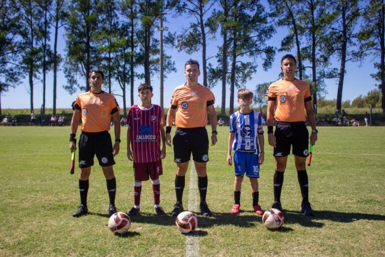 ARGENTINO RECIBI&Oacute; A DEFENSORES DE VILLA RAMALLO