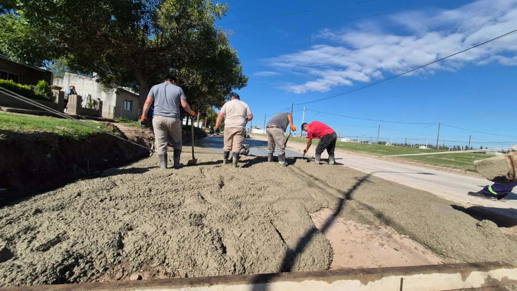 AVANCES EN LA PAVIMENTACI&Oacute;N DE CALLE LA PAMPA