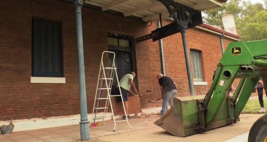 DEMUELEN MURO PARA INTEGRAR CASA Y MUSEO