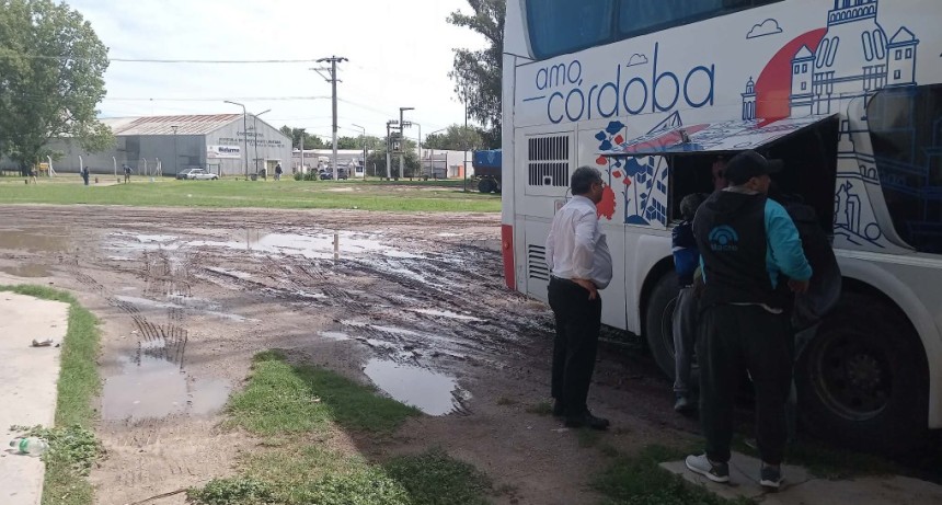 EL MAL ESTADO DEL TERRENO EN LA TERMINAL