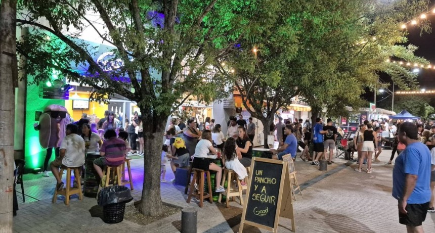 OTRA JORNADA DE TARDECITAS EN LA PEATONAL