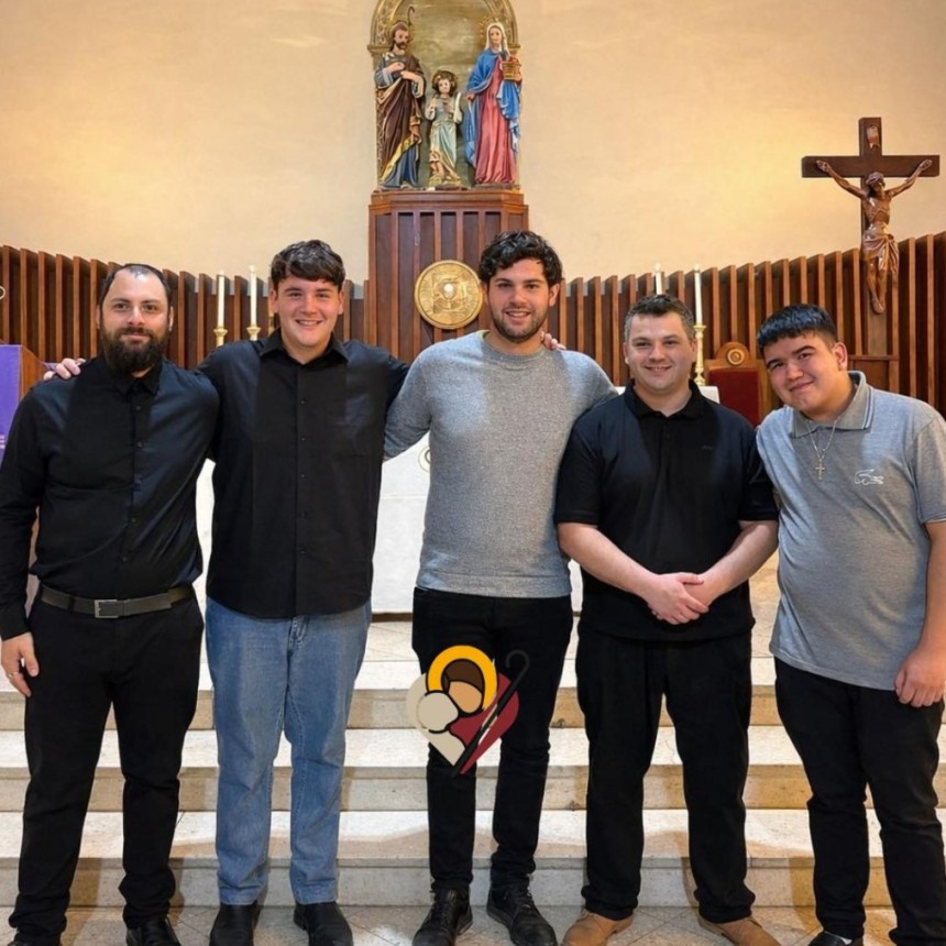 EL PADRE MART&Iacute;N HABL&Oacute; DE LA VOCACI&Oacute;N DE JUANITO