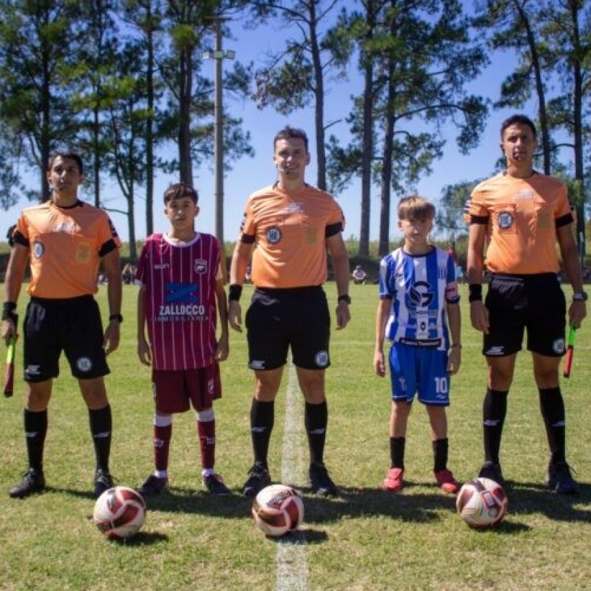 ARGENTINO RECIBI&Oacute; A DEFENSORES DE VILLA RAMALLO