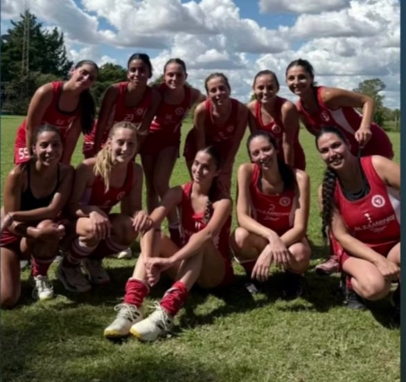 HOCKEY: LAMBERT RECIBI&Oacute; A SPORTING