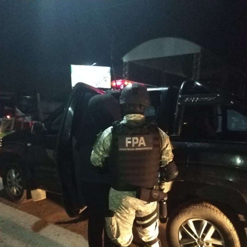 TRES DETENIDOS EN BELL VILLE