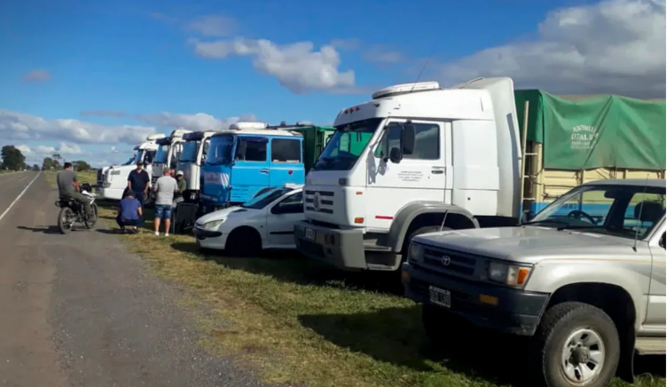 PIQUETES DE CAMIONES CEREALEROS