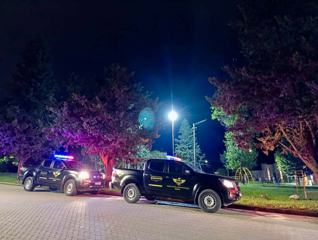 DOS SUJETOS DETENIDOS EN BELL VILLE