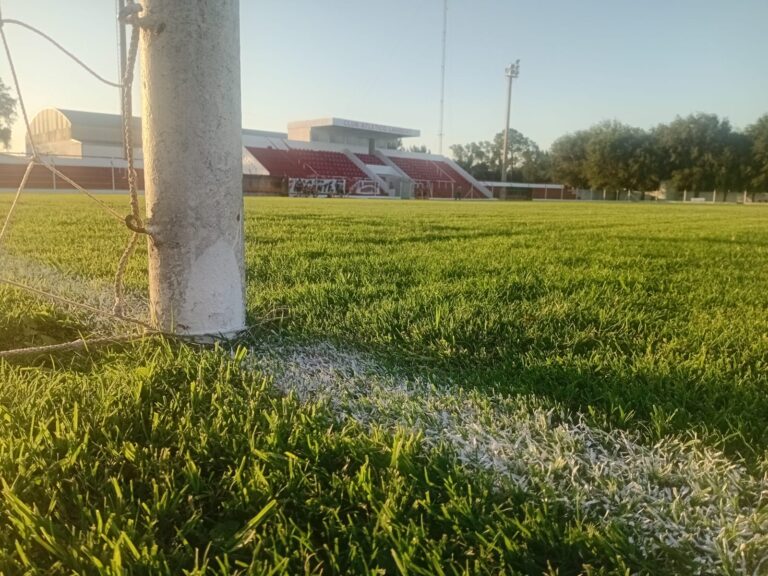 LAMBERT RECIBE A UNI&Oacute;N LAGUNENSE
