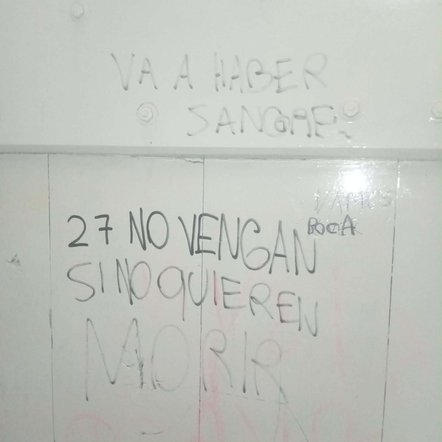 TENSI&Oacute;N EN PASCANAS POR PINTADAS VIOLENTAS EN UNA ESCUELA