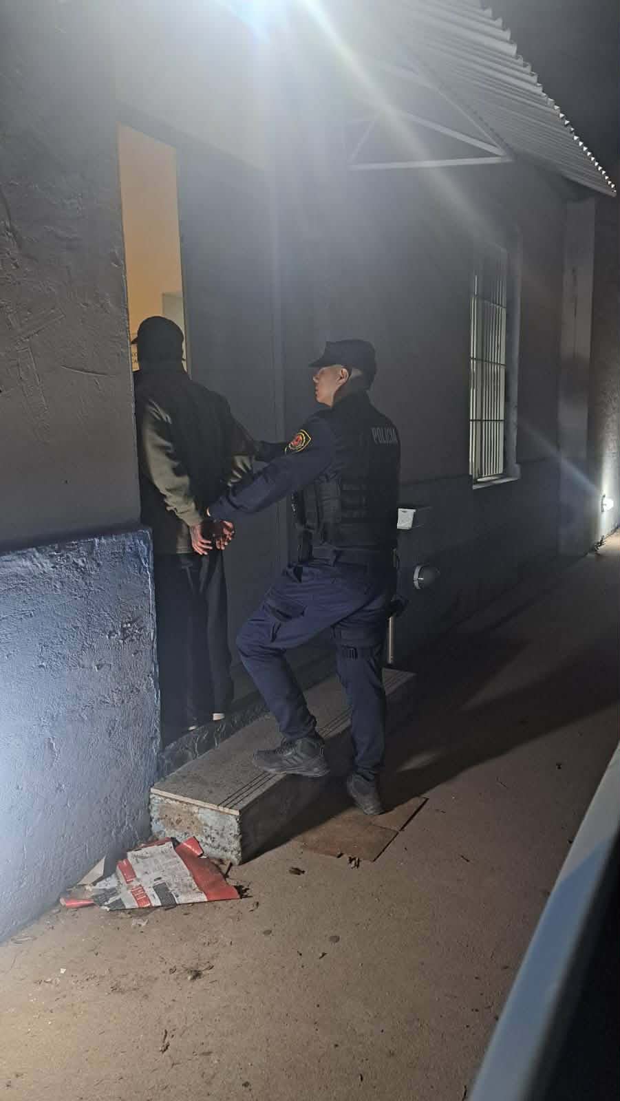 DETENIDO POR VIOLAR MEDIDA DE RESTRICCI&Oacute;N DE ACERCAMIENTO