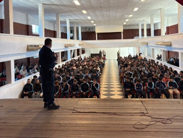CHARLA PARA CONCIENTIZAR A ESTUDIANTES EN PASCANAS