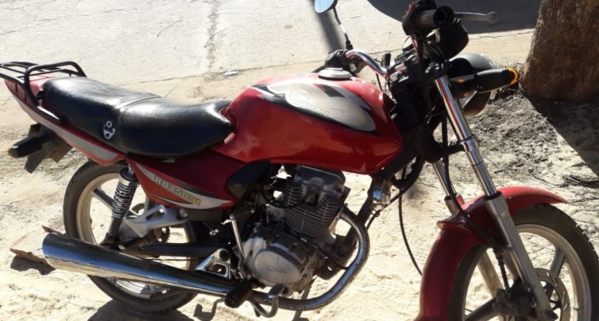 MOTOCICLISTA SIN CASCO Y SIN DOCUMENTACIÓN