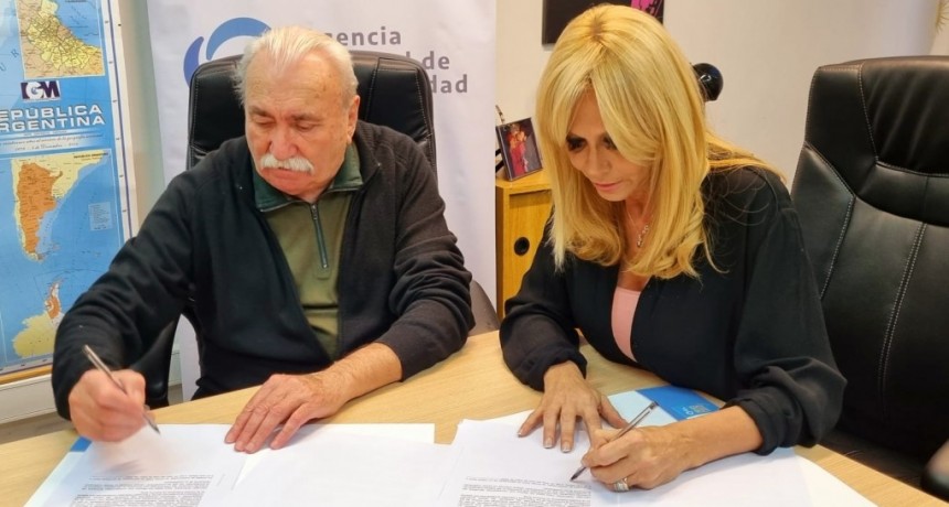 FIRMA DE IMPORTANTE CONVENIO EN DEPENDENCIA NACIONAL