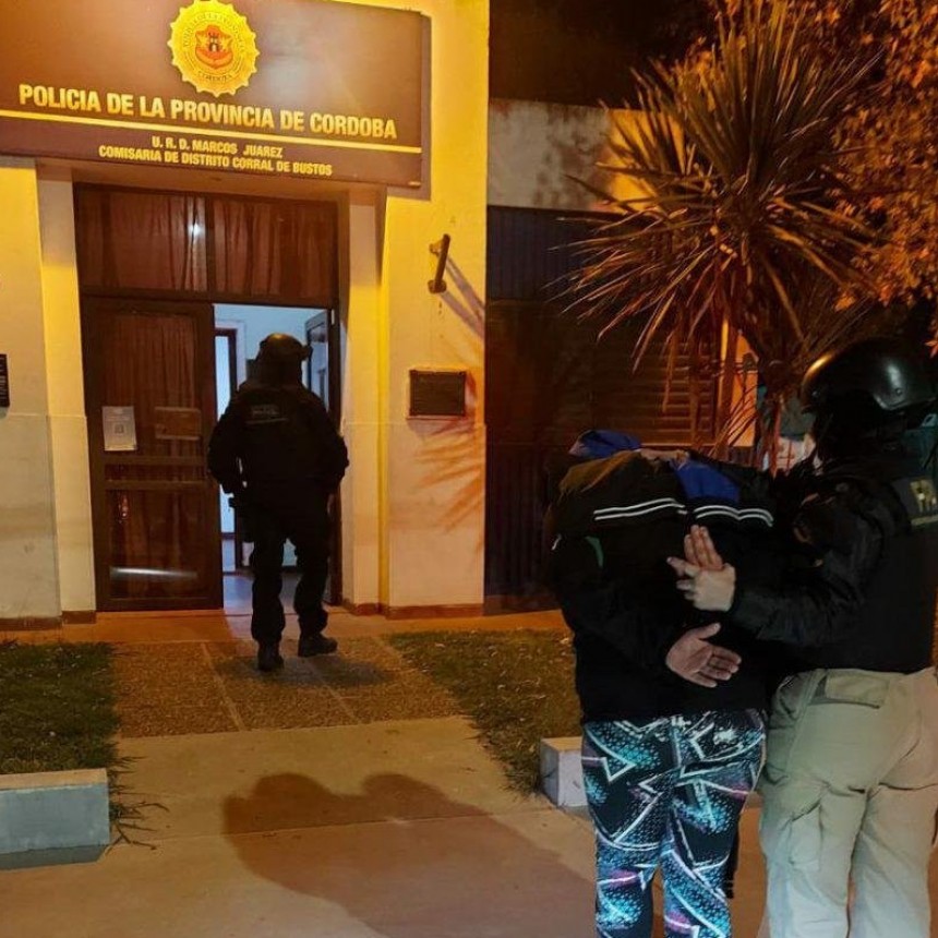 TRES DETENIDOS EN CORRAL DE BUSTOS