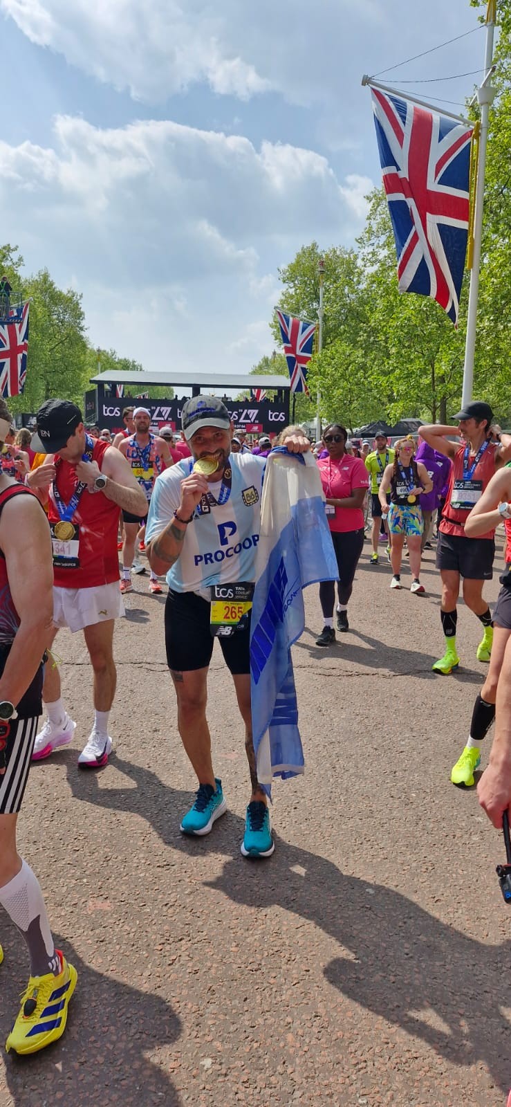 ATLETA DE MONTE MAÍZ EN LA MARATÓN DE LONDRES