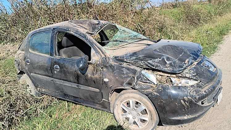 DESPISTE Y VUELCO DE AUTOMOVILISTA