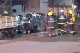 INCENDIO DE UN VEHÍCULO EN JUSTINIANO POSSE