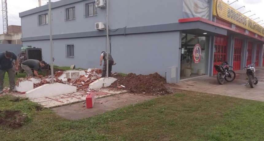 COMENZÓ LA AMPLIACIÓN DEL CUARTEL DE BOMBEROS