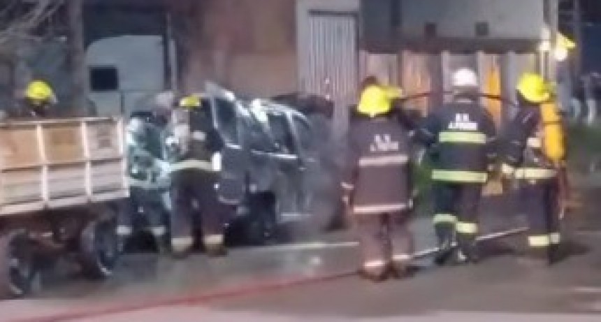 INCENDIO DE UN VEHÍCULO EN JUSTINIANO POSSE
