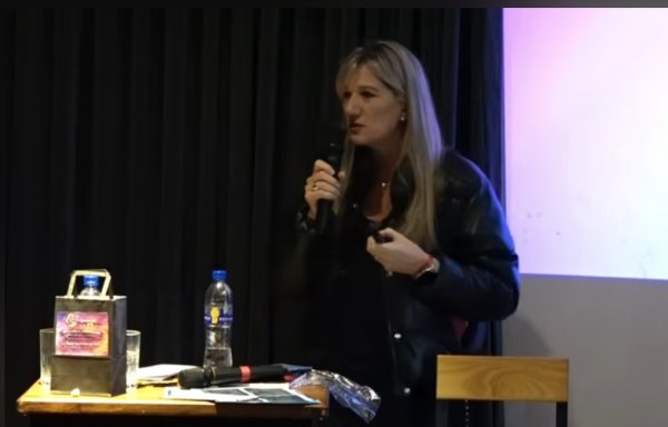 IMPORTANTE DISERTACI&Oacute;N DE FERNANDA MART&Iacute;N EN BARILOCHE