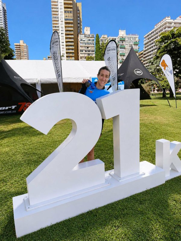 DOS ATLETAS LOCALES EN LA MARAT&Oacute;N DE ROSARIO