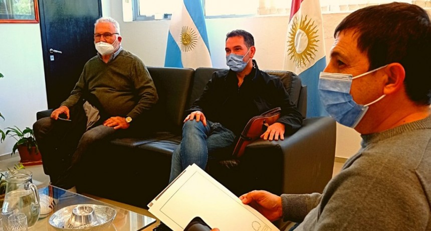 AUTORIDADES DE LA PROVINCIA EN MONTE MAÍZ