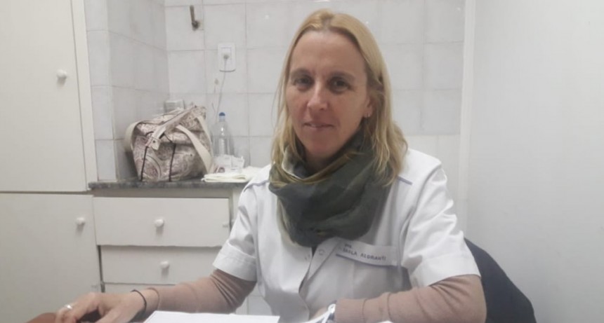PROFESIONAL DE LA SALUD ATIENDE EN CONSULTORIO DE RE