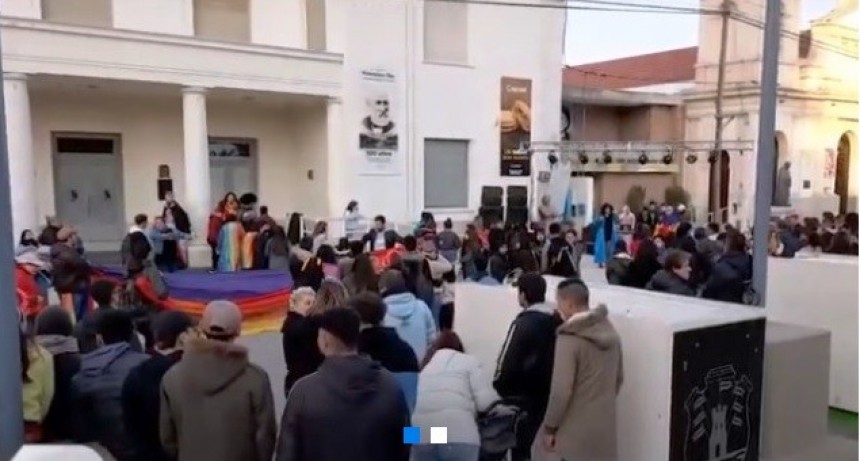 SEGUNDA MARCHA DEL ORGUL LGTBQ+ EN BELL VILLE