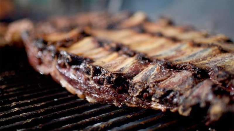 INSÓLITO ROBO DE ASADO EN UN SALÓN DE JUSTINIANO POSSE