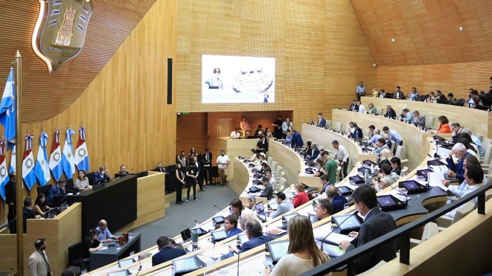 PIDEN LA RENUNCIA DEL MINISTRO DE SEGURIDAD PROVINCIAL
