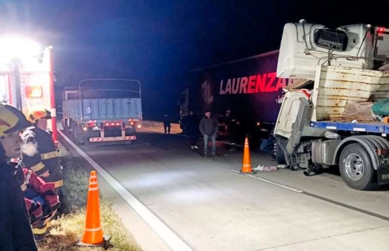 MARCOS JUÁREZ: ACCIDENTE DE CAMIONES EN AUTOPISTA