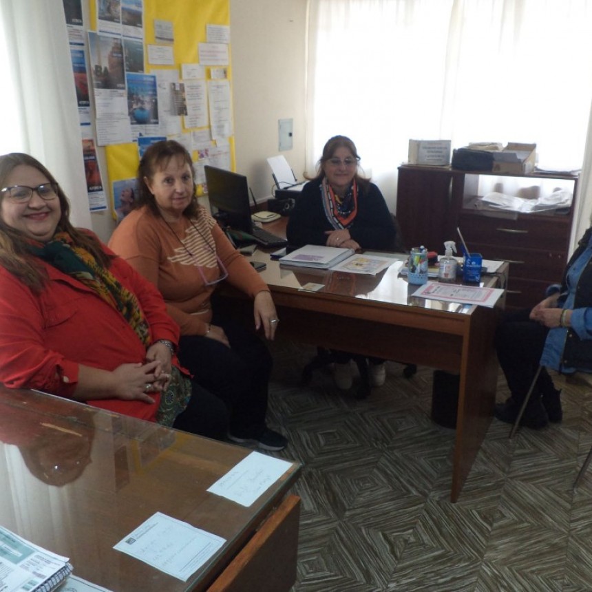 COMERCIOS FIRMARON CONVENIO CON EL CENTRO DE JUBILADOS
