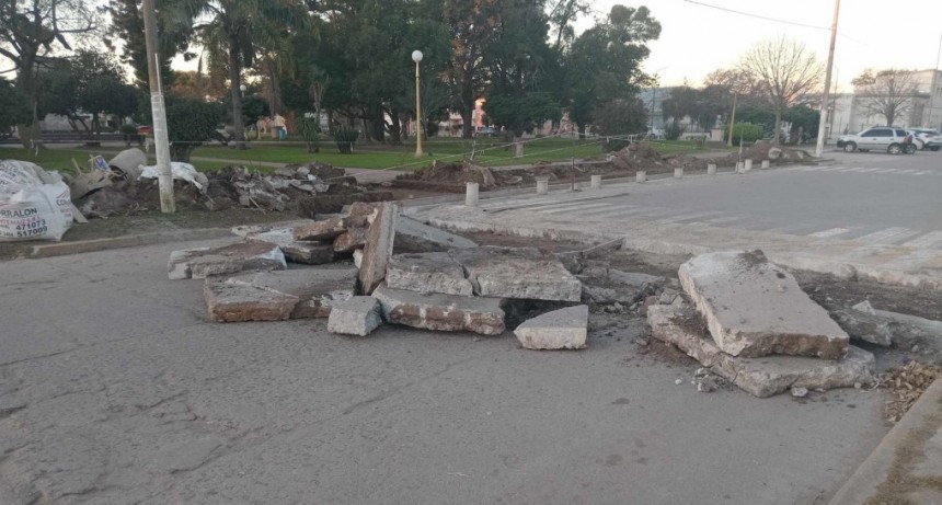 CONTINÚA LA AMPLIACIÓN DE DESAGÜE EN CALLE CÉNTRICA